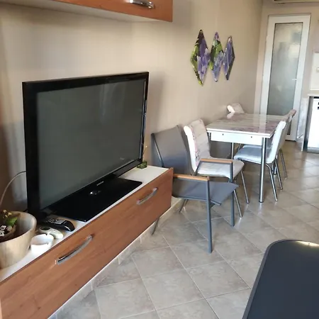 Апартамент Paradise Бургас